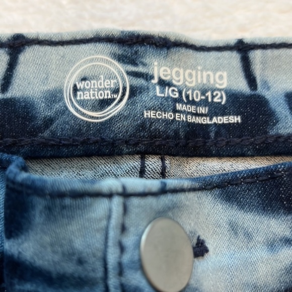 Girls size 10/12 (Large) New Denim Jeggings - Picture 3 of 3